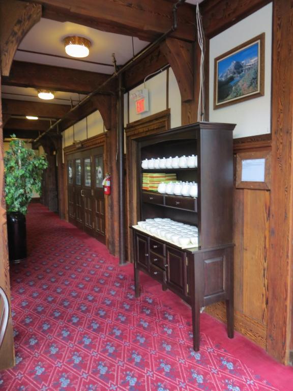 Prince Of Wales Hotel Уотъртън Парк Екстериор снимка