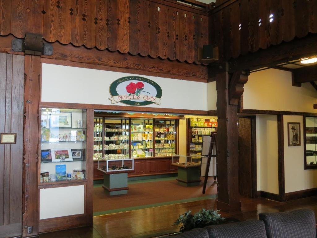 Prince Of Wales Hotel Уотъртън Парк Екстериор снимка