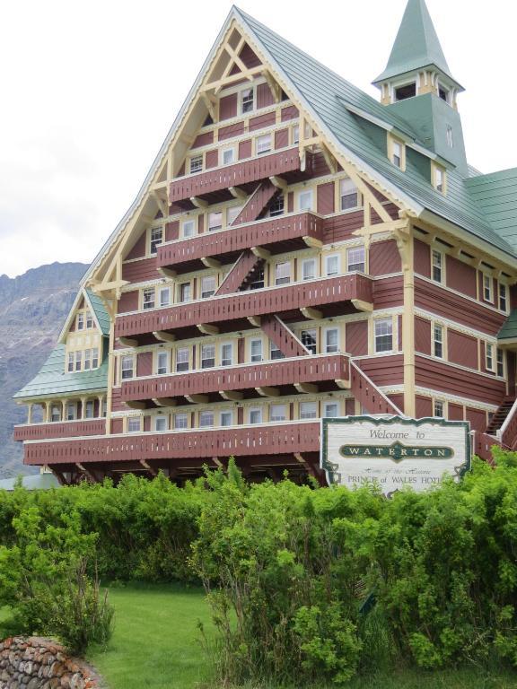 Prince Of Wales Hotel Уотъртън Парк Екстериор снимка