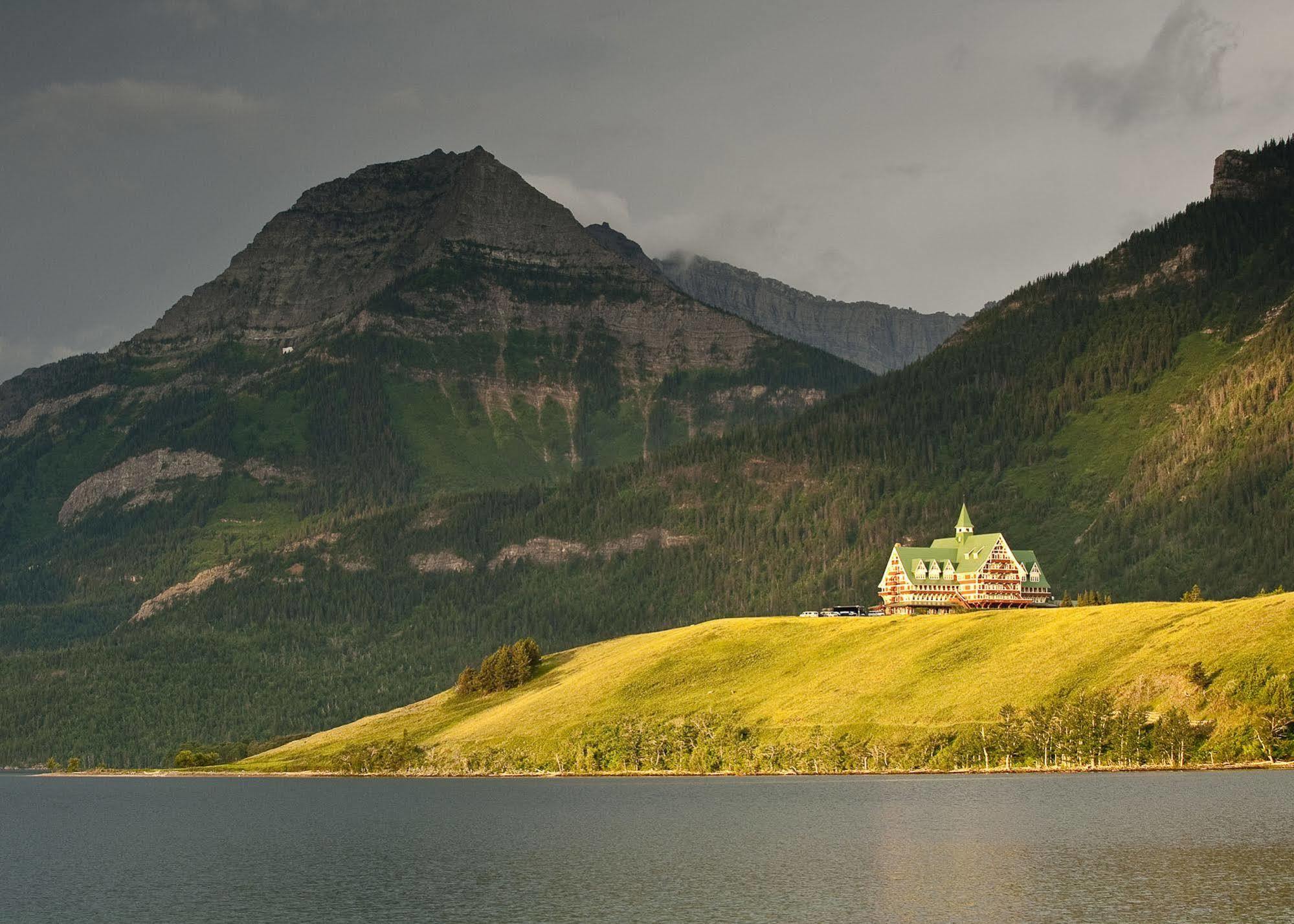 Prince Of Wales Hotel Уотъртън Парк Екстериор снимка